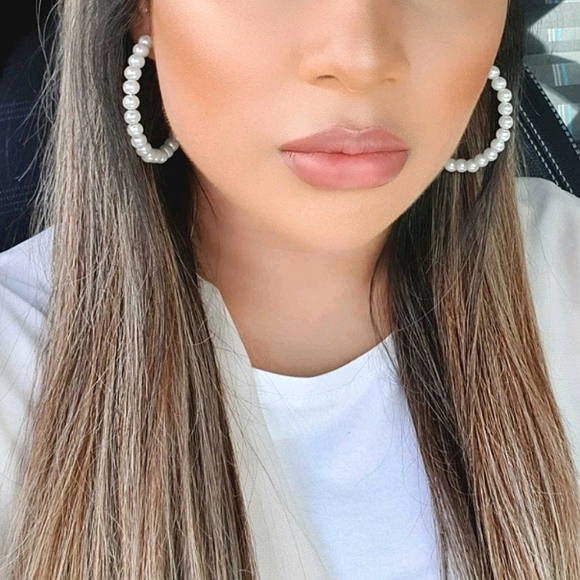 Boutique Jewelry - 💖 2/$30 Women's Faux pearl beaded big gold plated hoop earrings